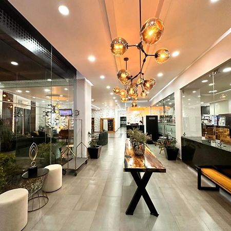 Hotel Bugari Aeropuerto Guadalajara Las Pintas Bagian luar foto