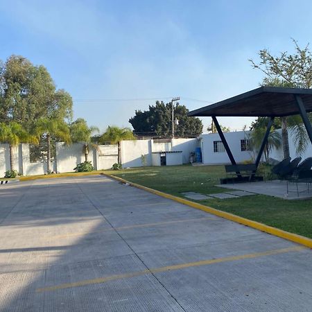 Hotel Bugari Aeropuerto Guadalajara Las Pintas Bagian luar foto