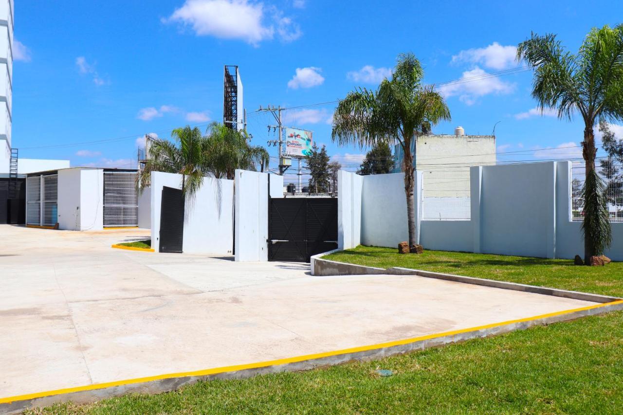 Hotel Bugari Aeropuerto Guadalajara Las Pintas Bagian luar foto