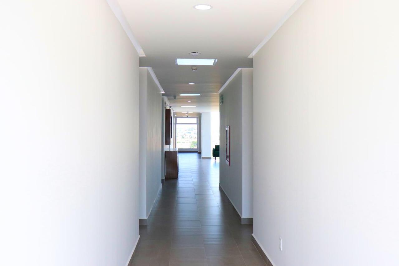 Hotel Bugari Aeropuerto Guadalajara Las Pintas Bagian luar foto