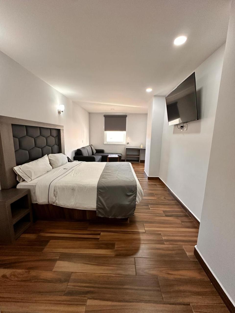 Hotel Bugari Aeropuerto Guadalajara Las Pintas Bagian luar foto