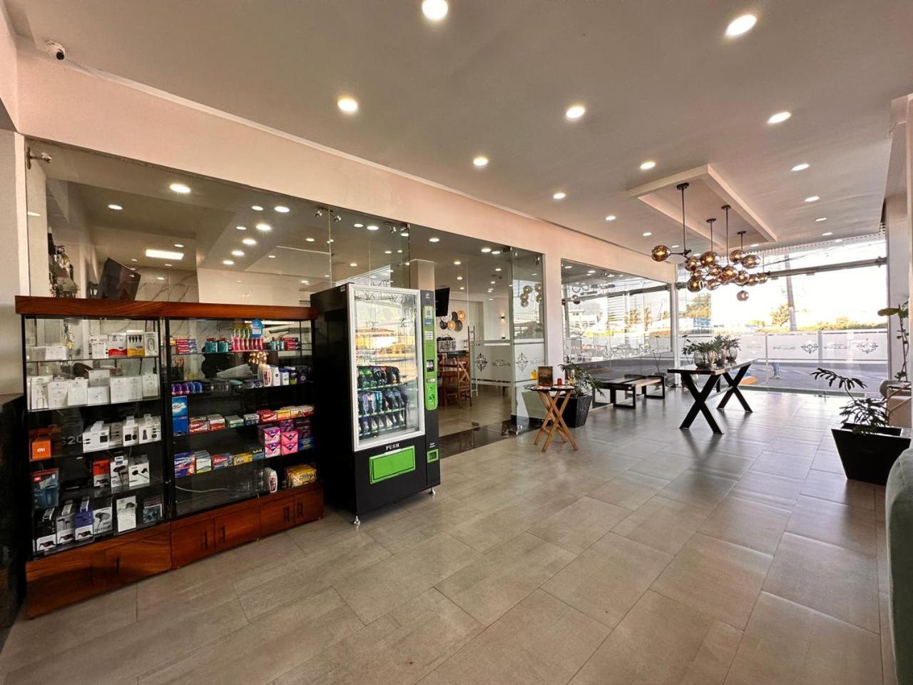 Hotel Bugari Aeropuerto Guadalajara Las Pintas Bagian luar foto